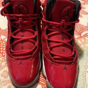 Mens size  8 Air Jordan’s university red